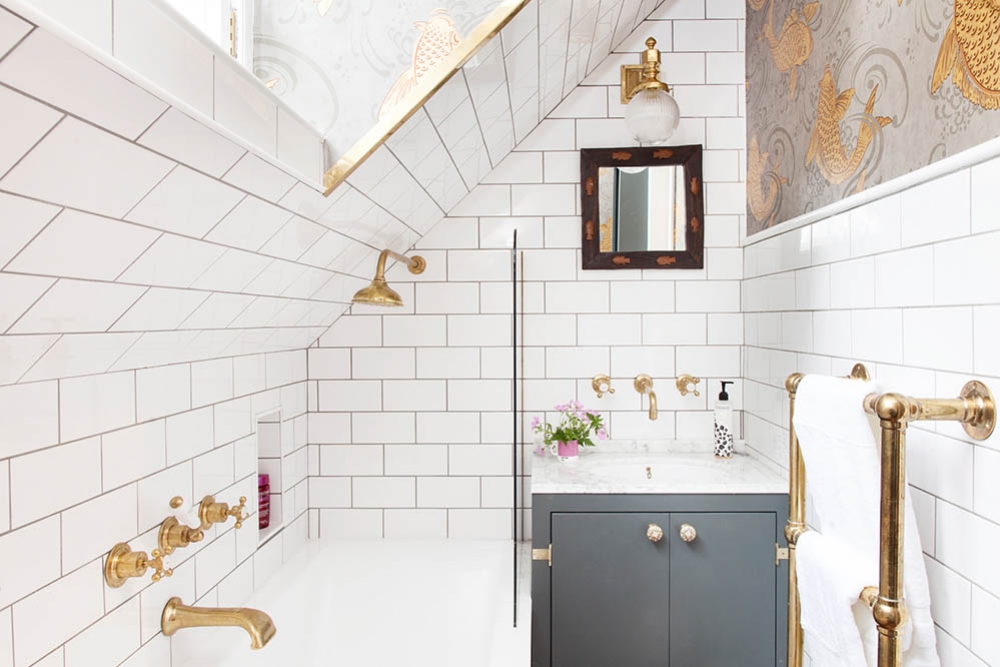 5 Solutions to Make Your Small Bathroom Look Larger