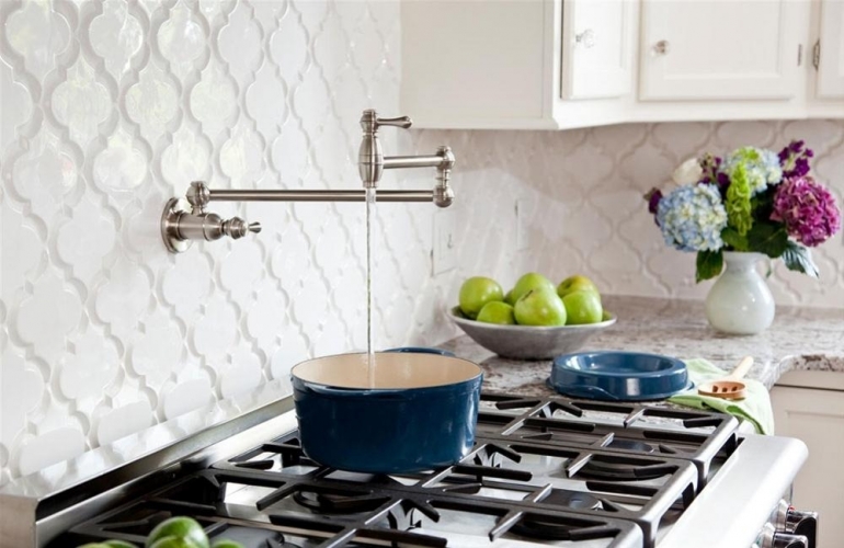 Your Personal Kitchen Faucet Guide to Choosing the Right One 