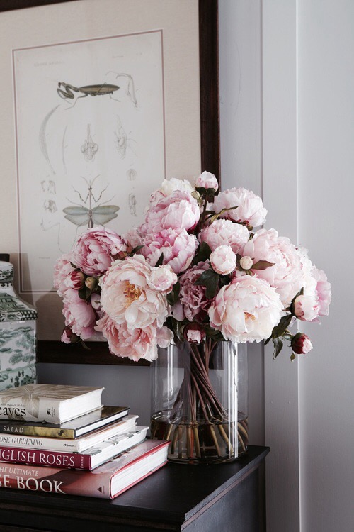 home-decor-flowers-pink-peonies-books