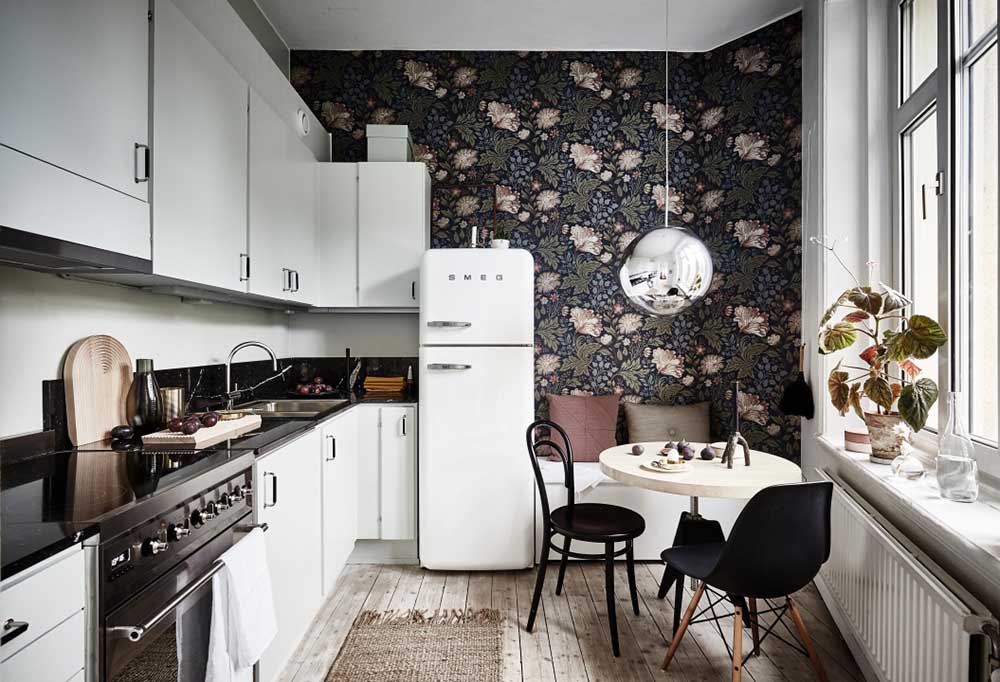 home-decor-kitchen-white-retro-vintage-wallpaper-floral