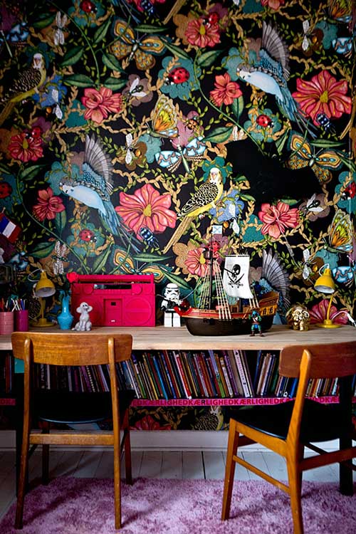 interior-design-home-decor-wallpaper-floral-flowers-bird-color-pink-black