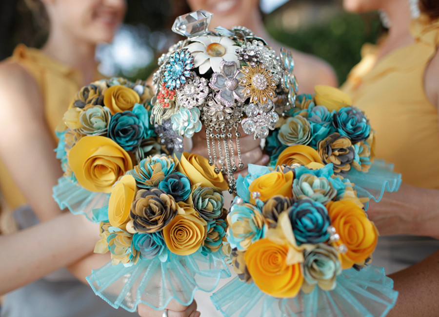 turquoise-and warm-yellow-bouquets