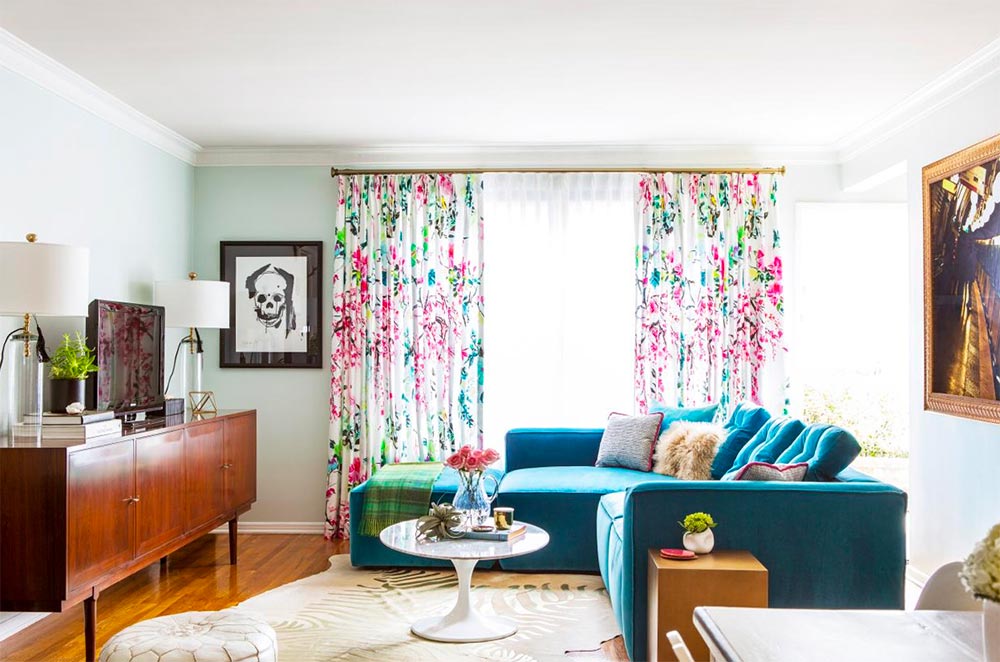 floral-curtain-vibrant-living-room