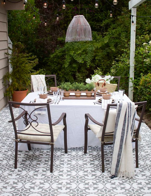 moroccan-tile-stencil-patio-table