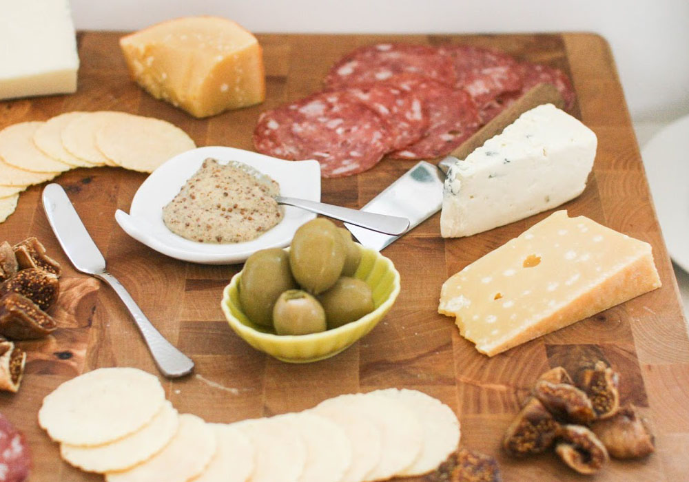 new-years-eve-party-ideas-cheese-and-meat-board