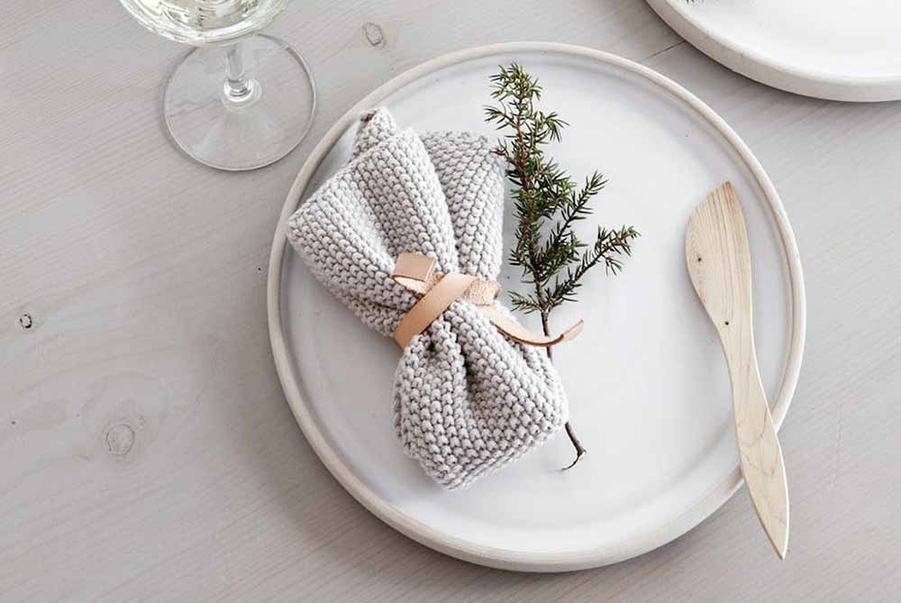 table-decor-napkin-chunky-knit-winter-holiday