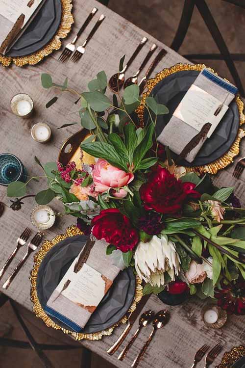 tablescape-floral-fall-flowers-red-masala