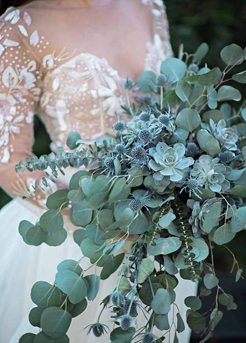 sage-green-eucalyptus-winter-bouquet-wedding