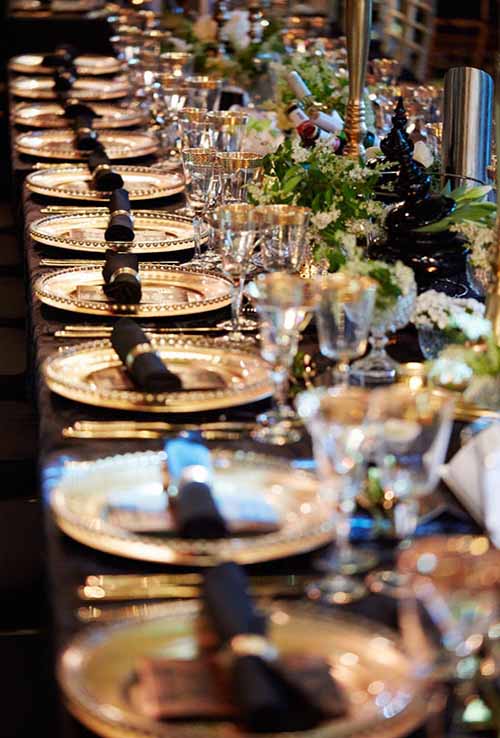 wedding-tablescape-table-setting-gatsby-gold-plates