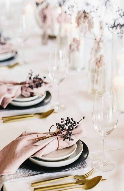 wedding-tablescape-table-setting-gold-mauve-mulberry